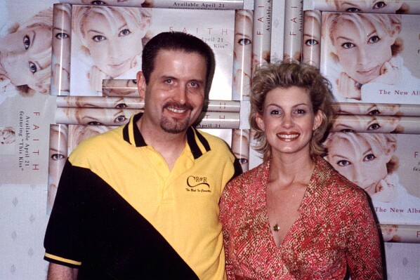 Label Reception Photo With Faith Hill - Atlanta 1998 